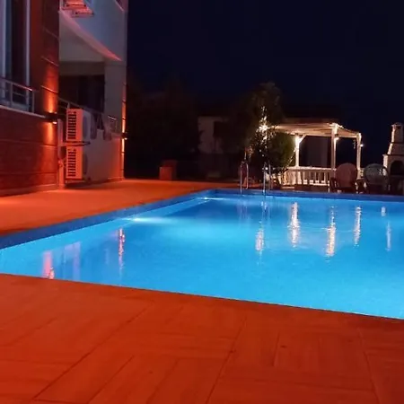 Apartment Azize *