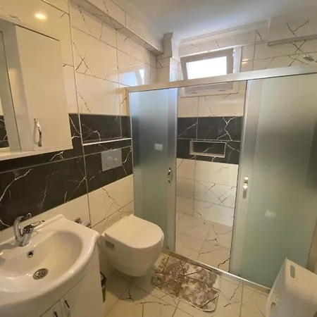 Azize Apartment